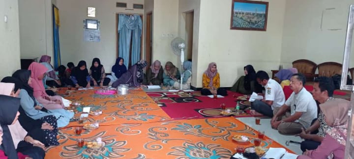 Pertemuan Kelompok Bina Keluarga Remaja (BKR)